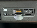 【ETC】ETC付きです!高速道路料金所での小銭の出し入れや雨天時における窓の開け閉めなどの煩わしさが解消できます。料金所の通過もスムーズで快適ですよ♪