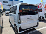 ☆お車についた傷やヘコミ、事故の修理もハヤシにお任せください。自社鈑金工場で修理ができますの安心です☆