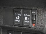 ◆両側電動スライドドア◆狭い駐車場でも乗り降りが楽々♪お子様が隣の車にドアを当ててしまう心配もございません!小さなお子様連れの方もこれで安心。