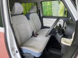 運転席シート廻りは使用感も少なく、良好な状態となっています。丁寧に使われていたことがよくわかりますね。