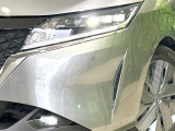 【LEDヘッドライト】悪天候や夜間走行時も良好な視界を確保し安心して運転できる高輝度LEDヘッドライトを装備!点灯速度が早く、消費電力も抑えられています。
