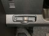 ハンドルの左下にETCがついています。高速道路の料金所の通過も楽々です。 カードの取り出しもしやすい場所についています。