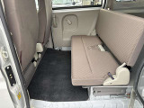 【可倒式シート】荷物や乗車人数に合わせて自由にアレンジ可能!大きな荷物も積みやすく、使い勝手が便利なシートです。
