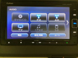 ナビゲーションはフルセグTV対応のGathers純正メモリーナビを搭載しています。Bluetoothオーディオ機能がありますので、スマートフォンなどの音楽も再生できます。
