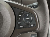 ◆アダプティブクルーズコントロール◆予め設定した車速内でクルマが自動的に加減速。前走車との適切な車間距離を維持しながら追従走行します。【LKAS】車線維持支援システムでステアリング操作を支援。