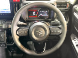 インテリアに合わせたデザインのステアリングは、運転される方のことも考え、運転しやすい形状、大きさです。是非一度、実際に触ってお確かめください。