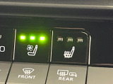 【シートベンチレーション】夏場は涼しい風でお尻や背中の熱やムレを防ぎ、冬はエアコンよりも早く温まってポカポカに!季節を問わず快適に過ごせます。