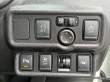 各種スイッチ類です。