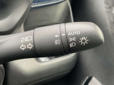トンネル進入時や暗くなれば自動点灯するオートライトです。