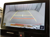 バックガイドモニターで、後方を確認しながら安心して駐車することができます。運転初心者も熟練者も必須の機能ですよ!