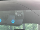 【トヨタセーフティセンス】走行中に前方の車両等を認識し、衝突しそうな時は警報とブレーキで衝突回避と被害軽減をアシスト。より安全にドライブをお楽しみいただけます。