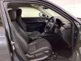 シートはフィット性も良く、楽な運転姿勢を保てます。