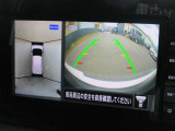 自車を真上から見下ろすように映し出すので周囲の状況が分かるアラウンドビューモニター搭載。フロントカメラとしても使用できます。車庫入れなど苦手な人の頼りになる助っ人です。