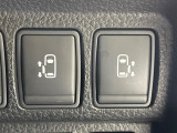 【両側パワースライドドア】スマートキーや運転席のスイッチで後席両側スライドドアの開閉が可能♪電動だから力を入れてドアを開ける必要が無く、小さなお子様でも簡単に開け閉めでき快適です♪