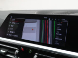【純正ナビゲーション】BMWのナビゲーションは操作性も良く、詳細な地図情報と交通状況を見やすく表示し、快適なドライビングをサポートしながら目的地までナビゲートします。