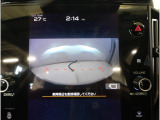 ■人気のフロントビューモニター装備。フロントグリルのカメラ映像を11.6インチディスプレイに表示。自車の前方の様子が確認可能です。見通しの悪い交差点や駐車・発進時などの前方確認をサポートします。