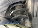 お車を安心してお乗りいただく為には、足回りの定期点検が欠かせません。サービスサポート(有償保証)では無料点検もご提供しており、安心のカーライフをお過ごしいただけるサポート体制が整っています。