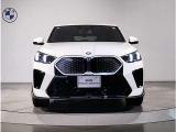☆BMWの代名詞とも言える【キドニーグリル】一目見ただけでBMW車であると認識できる確固たるアイコンとして存在感を放ちます☆