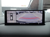 360&deg;ビューモニターを搭載しています。コーナーセンサーと合せてお使いいただくことで、安全、安心にお車の取り回しを行っていただけます。