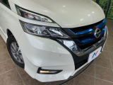 【LEDヘッドライト】悪天候や夜間走行時も良好な視界を確保し安心して運転できる高輝度LEDヘッドライトを装備!点灯速度が早く、消費電力も抑えられています。