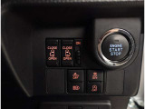 スマートキーを携帯していればキーを取り出さずにドアを施錠&解錠。クルマの始動も可能です。