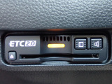 ■【ETC車載器】が装備されています。セットアップをしてお渡しとなり、ETCカードを差し込むだけで高速道路の利用が可能です。