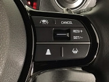 【アダプティブ・クルーズ・コントロール】予め設定した車速内でクルマが自動的に加減速。 前走車との適切な車間距離を維持しながら追従走行し、高速道路でのドライバーの疲労を軽減してくれる嬉しい機能付♪