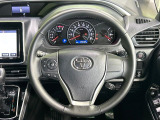 【純正革巻きステアリング】上質な革を使用することで、手にしっかり馴染みとても運転しやすいハンドルです♪
