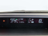 カラーヘッドアップディスプレイ付き。少ない視線移動で情報を確認できるので、運転の疲労軽減に繋がりますよ♪