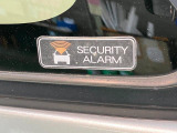 品質へのこだわり!フロアマットやシートなど車内をキレイに清掃し、ニオイや汚れなどを徹底的にクリーニングしてもらっております。室内はピカピカです☆
