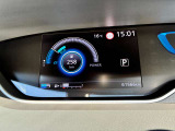 見やすいメーターパネル!車両の情報が一目でわかります。