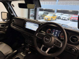 見晴らしの良い運転席で、室内空間も広くなっております。