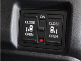 ◆両側電動スライドドア◆狭い駐車場でも乗り降りが楽々♪お子様が隣の車にドアを当ててしまう心配もございません!小さなお子様連れの方もこれで安心。
