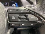 【レーダークルーズコントロール】高速道路での長距離走行が楽に!!自動で速度を保つクルーズコントロールが、衝突軽減システムと連携し、前方の車両を感知して車間を保つように速度調節してくれます!!