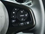 ◆アダプティブクルーズコントロール◆予め設定した車速内でクルマが自動的に加減速。前走車との適切な車間距離を維持しながら追従走行します。【LKAS】車線維持支援システムでステアリング操作を支援。