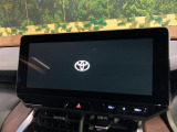 【12.3インチワイドナビ】高級感とインパクトのある大型ワイドナビを装備。各種オーディオ操作はもちろん、横長ワイド画面でのマップ2分割表示など、利便性も高いナビです♪