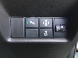 パーキングセンサー、横滑り抑制機能搭載。駐車時の障害物検知や滑りやすい路面での車両安定性を高め、安全運転をサポートします。