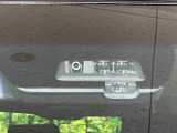 【三菱e-Assist】走行中に前方の車両等を認識し、衝突しそうな時は警報とブレーキで衝突回避と被害軽減をアシスト。より安全にドライブをお楽しみいただけます。