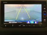 バックでの車庫入れも安心です! リアカメラが付いているバックモニター付のナビを装備しております。操作線もついており距離感も画面から確認できます。