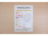 【車輌検査証明書】店頭にてクルマの状態が一目で分かる検査証明書を公開中。トヨタ認定検査員が厳しく査定し、状態を点数と図解で表示しています。修復歴はもちろん、傷やヘコミの箇所や程度がご確認いただけます。