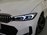 クラックの入りやすい輸入車のヘッドライトへコーティング・クリア施工も承っておりますので、どうぞお気軽にご相談ください!
