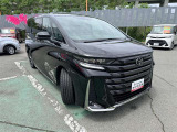 グレードは Z プレミア 高級感がさらに増した一台となっております