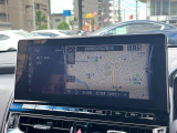 【メーカー純正ナビ】インテリアに溶け込むスタイリッシュな「専用設計」メーカーナビを装備♪視認性や操作性など基本性能にも優れ、より上質なカーライフをお楽しみいただけます。