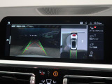 【アラウンドビューモニター】バックカメラに加え、360度のカメラで駐車も楽々。駐車が苦手な方でも安心してお乗りいただけます。