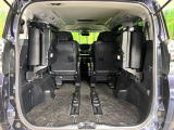 【パワーバックドア】スマートキーや運転席のボタンを押すだけでリアゲートが自動で開閉します!荷物を持っている時や、高い位置にあるバックドアを閉める際に便利な機能です♪