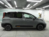 納車前に自社整備工場で点検整備を実施。納車から1年間の全国トヨタロングラン保証付きですので、ご安心してお乗りいただけます!