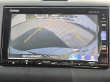 駐車時の安全確認をサポートするバックカメラも使用できます。インターナビで様々な情報を得ることもできます。