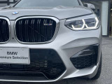 また、BMW正規認定中古車は、エマージェンシーサービスが自動付帯。24時間365日、皆様のカーライフをサポート致します。確かな安心のうえで、「駆けぬける歓び」をご堪能ください。
