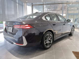 BMWプレミアムセレクション前橋では、高年式低走行モデルからMモデル、年式が経ちなかなかディーラーでは見かけないモデルまで幅広いラインナップで認定中古車を取り扱っております。品質に自信があります。