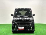 細部にメッキパーツの煌き。大人の感性に響く洗練さを身にまとった後期タントカスタムが入荷致しました。